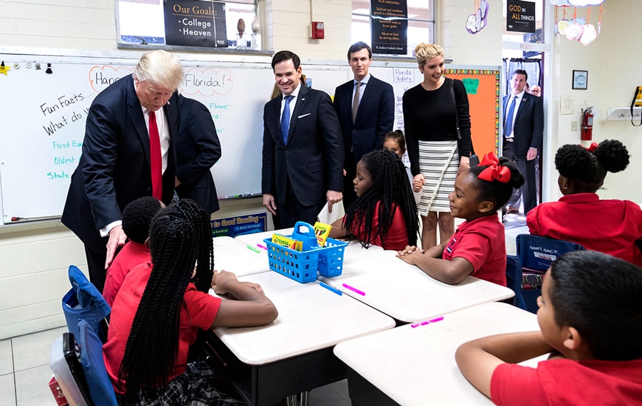 Trump lanza plan de educación STEM para ser el líder global en innovación