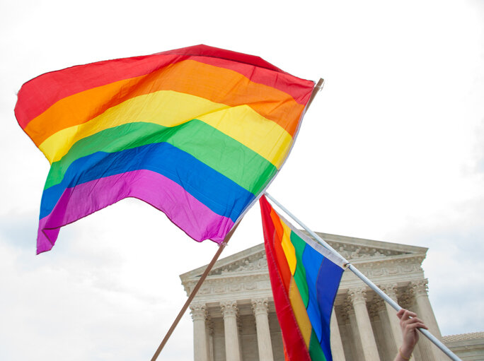 Maestros y las nuevas protecciones federales antidiscriminación LGBTQ