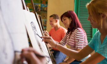 Los beneficios de incluir educación artística en el currículo