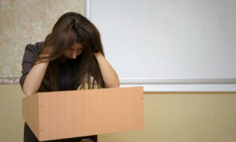 Estudiantes con ansiedad y exposiciones en clase, ¿una tortura necesaria?
