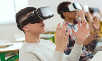 Crear un enfoque de aprendizaje multimodal: usar AR y VR para conectar con  los estudiantes en su mundo de digitalización.