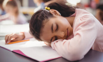 Sostiene estudio que las siestas mejoran el aprendizaje