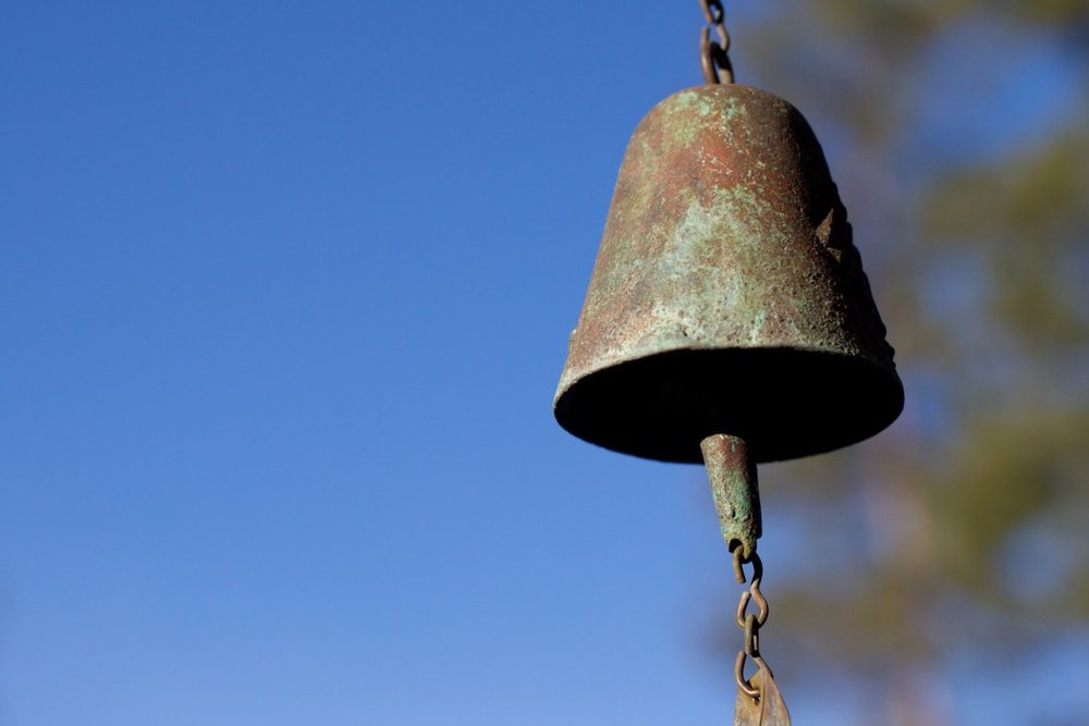 Historia de la tecnología educativa: la campana