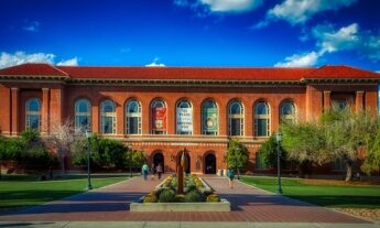 Universidad de Arizona lanza Campus Global para estudiantes internacionales afectados por COVID-19