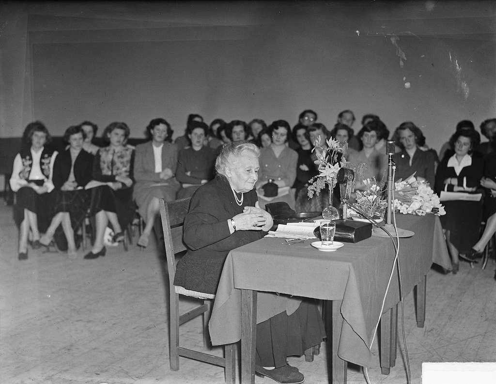 María Montessori, entre la salvación y el desprestigio