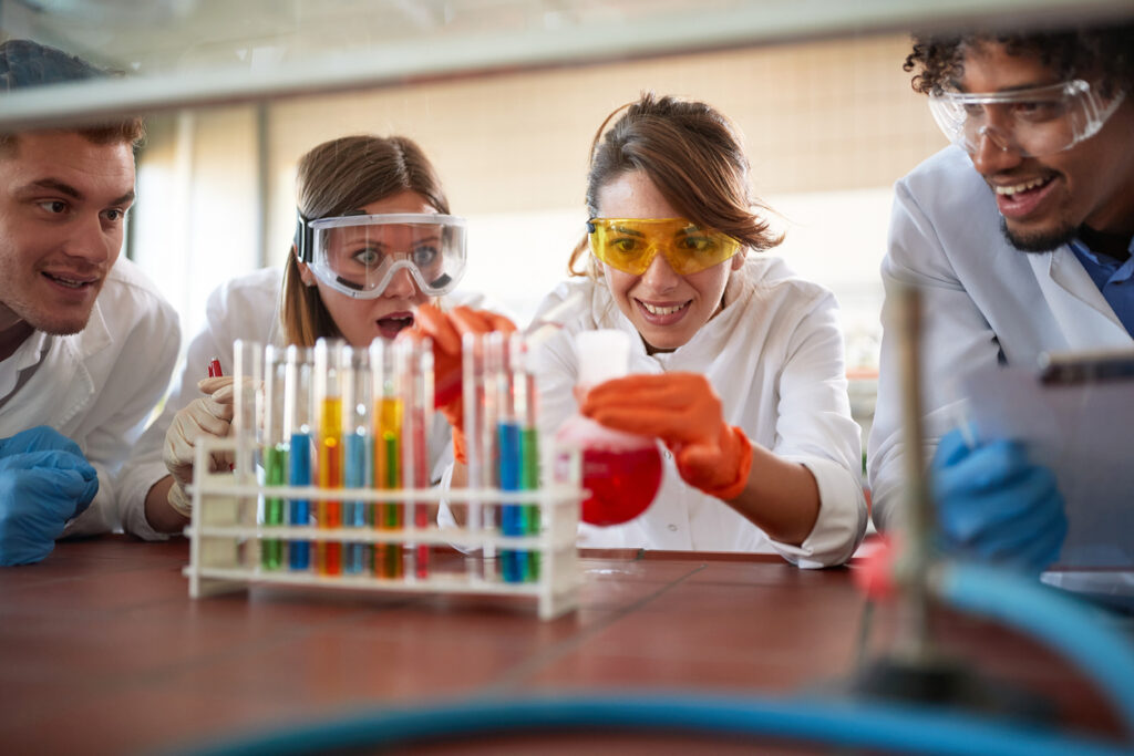 Estudiantes descubren su propósito de vida a través de la ciencia