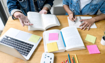 Estudiantes mentores, el valor del aprendizaje entre pares